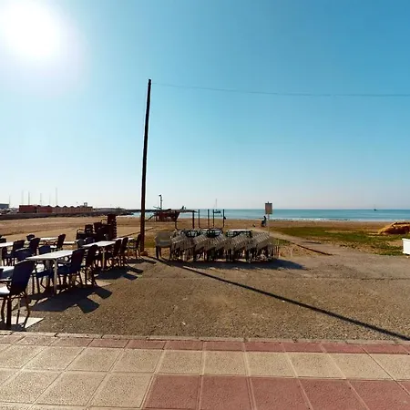 Romantic & Lovely Beachfront דירה
